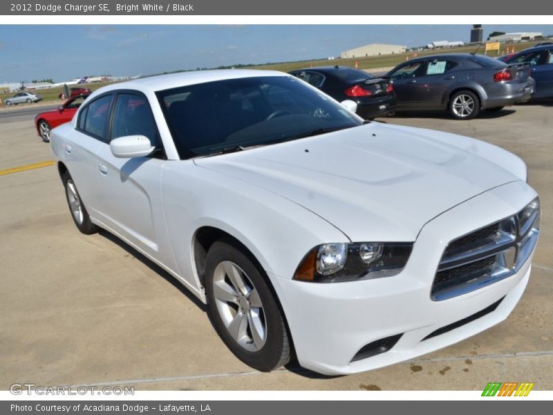 Bright White / Black 2012 Dodge Charger SE