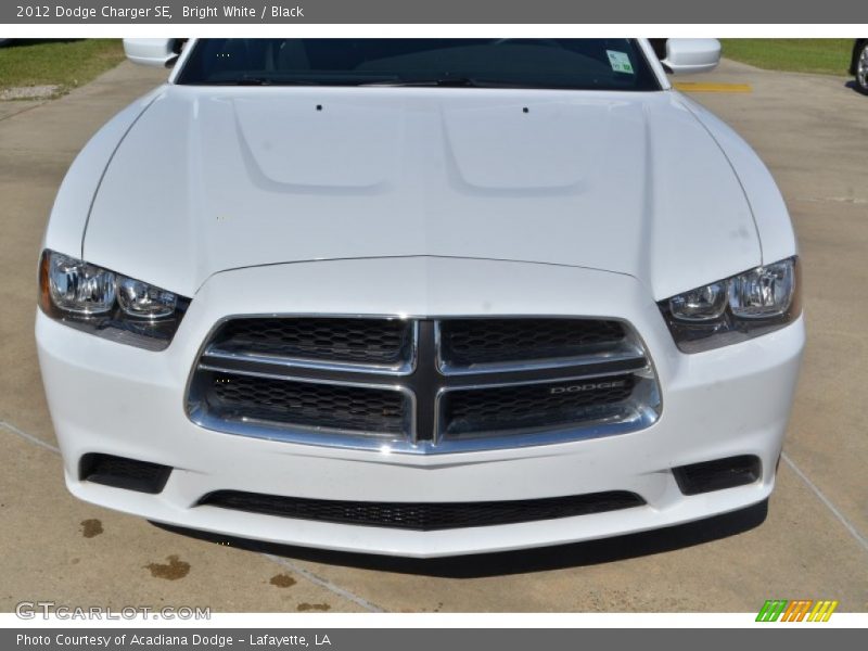 Bright White / Black 2012 Dodge Charger SE