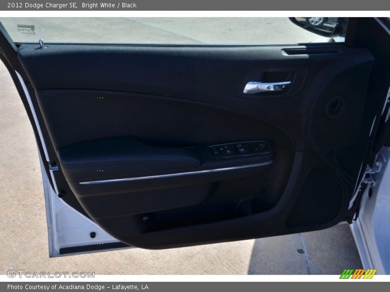 Bright White / Black 2012 Dodge Charger SE