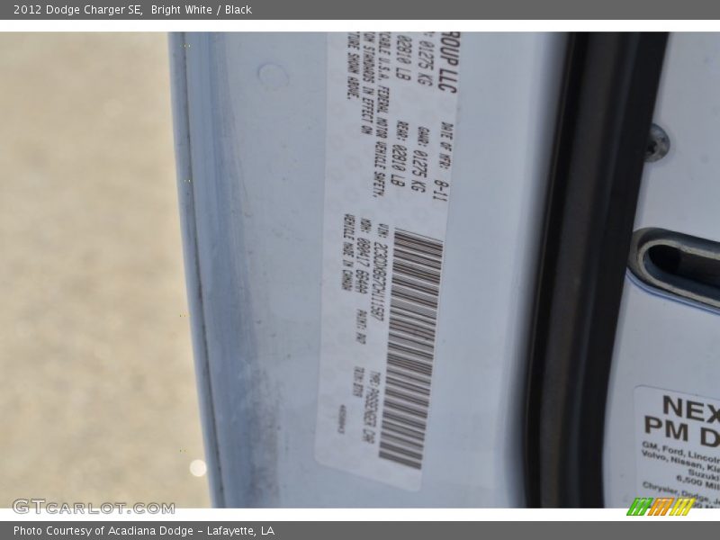 Bright White / Black 2012 Dodge Charger SE