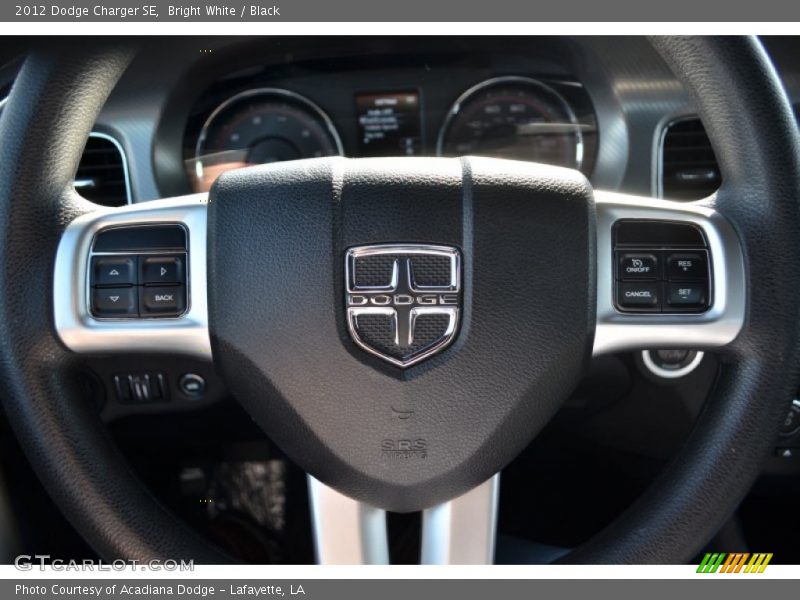 Bright White / Black 2012 Dodge Charger SE