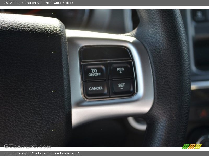 Bright White / Black 2012 Dodge Charger SE