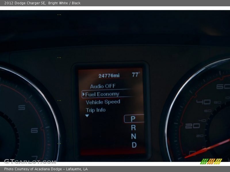 Bright White / Black 2012 Dodge Charger SE