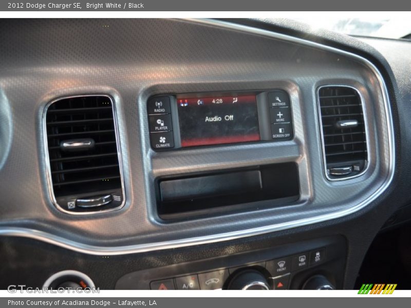 Bright White / Black 2012 Dodge Charger SE