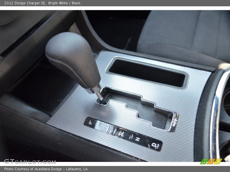 Bright White / Black 2012 Dodge Charger SE