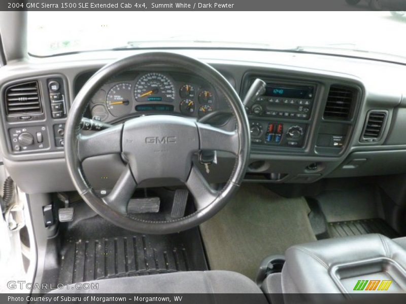 Dashboard of 2004 Sierra 1500 SLE Extended Cab 4x4