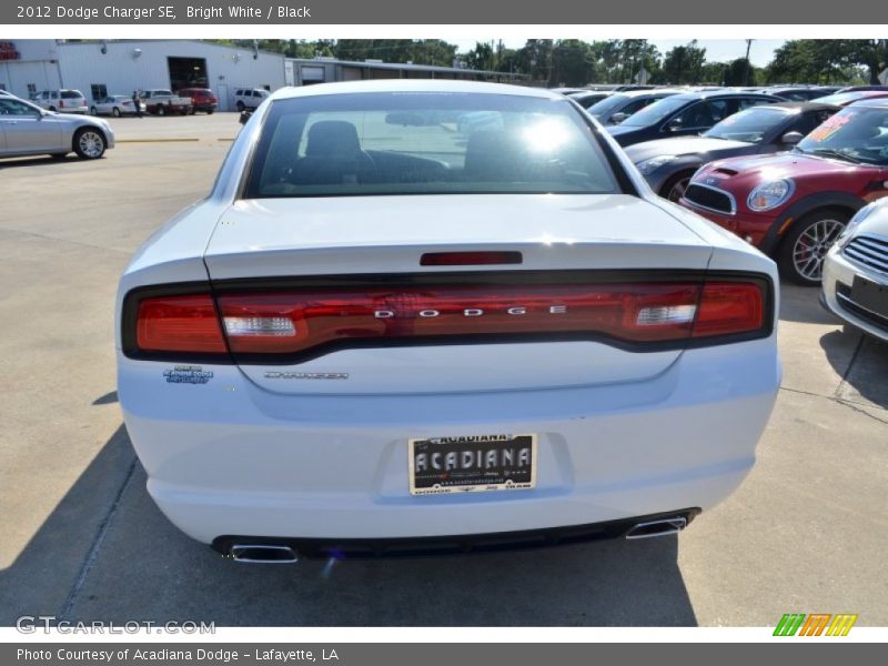 Bright White / Black 2012 Dodge Charger SE