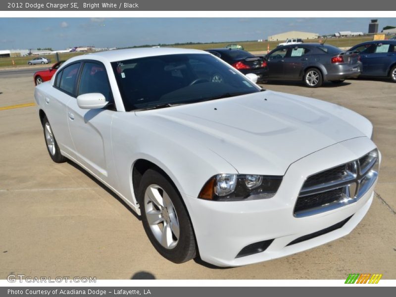 Bright White / Black 2012 Dodge Charger SE