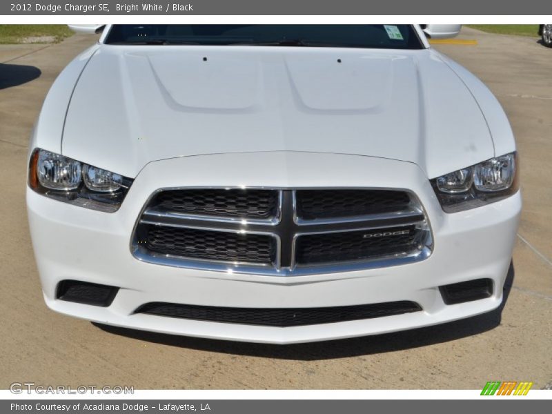 Bright White / Black 2012 Dodge Charger SE