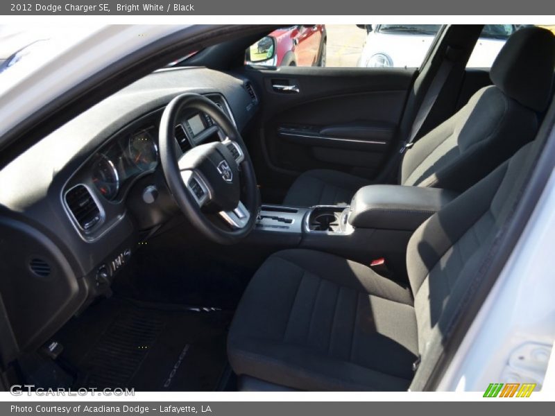 Bright White / Black 2012 Dodge Charger SE