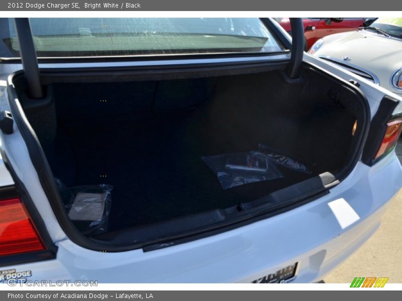 Bright White / Black 2012 Dodge Charger SE