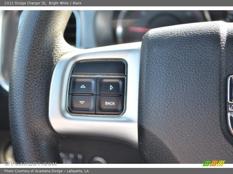Bright White / Black 2012 Dodge Charger SE