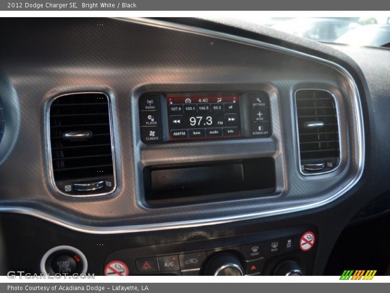 Bright White / Black 2012 Dodge Charger SE