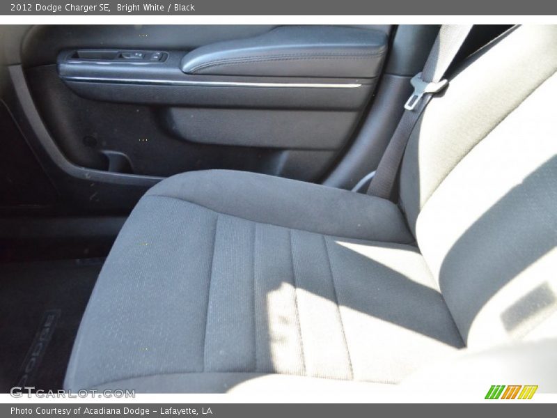 Bright White / Black 2012 Dodge Charger SE