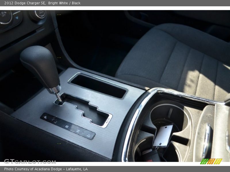 Bright White / Black 2012 Dodge Charger SE