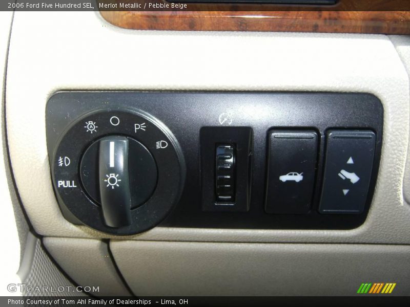 Merlot Metallic / Pebble Beige 2006 Ford Five Hundred SEL