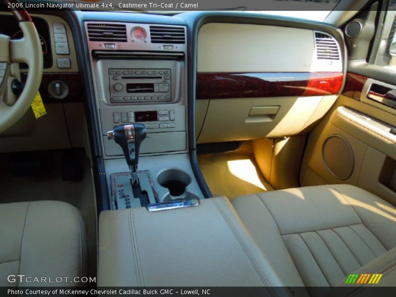 Cashmere Tri-Coat / Camel 2006 Lincoln Navigator Ultimate 4x4