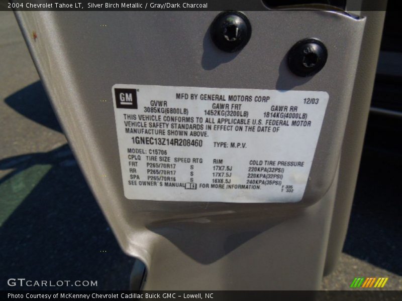 Silver Birch Metallic / Gray/Dark Charcoal 2004 Chevrolet Tahoe LT