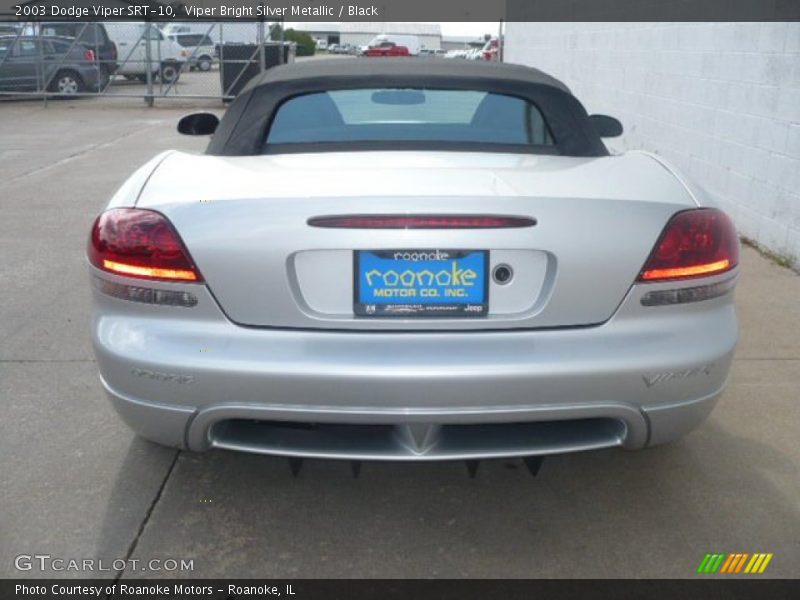 Viper Bright Silver Metallic / Black 2003 Dodge Viper SRT-10