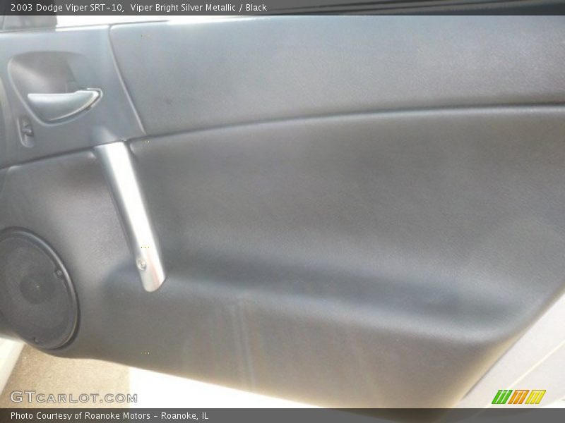 Viper Bright Silver Metallic / Black 2003 Dodge Viper SRT-10