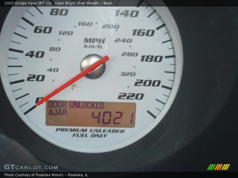 Viper Bright Silver Metallic / Black 2003 Dodge Viper SRT-10