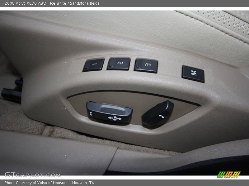 Ice White / Sandstone Beige 2008 Volvo XC70 AWD