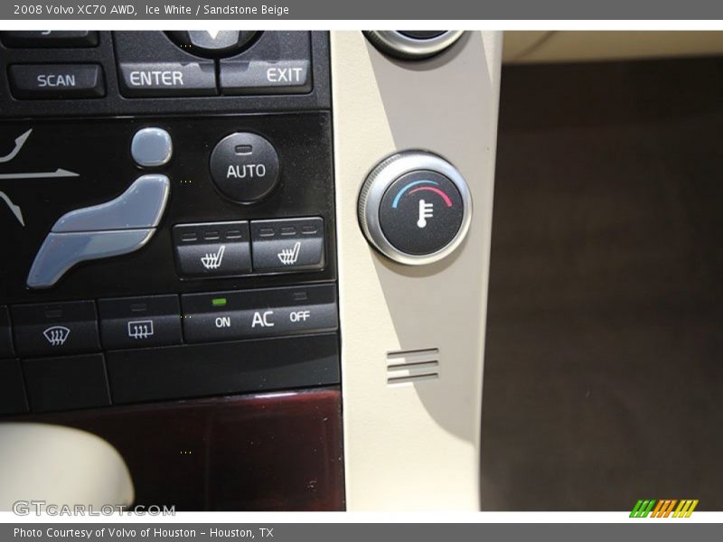 Ice White / Sandstone Beige 2008 Volvo XC70 AWD