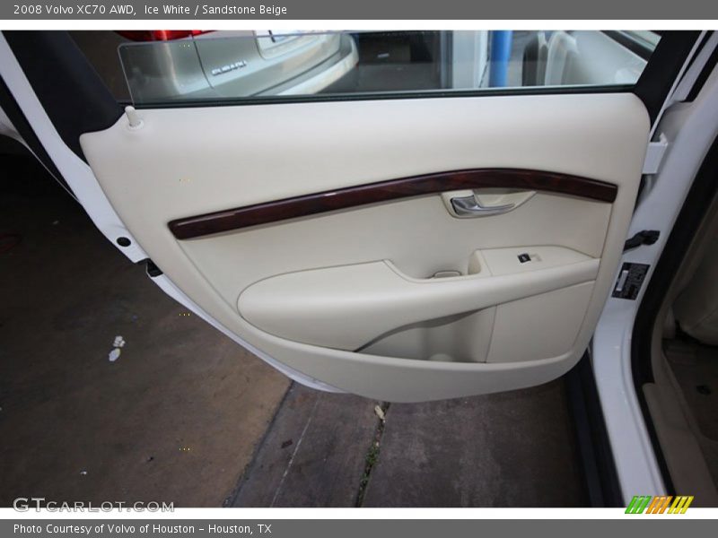 Ice White / Sandstone Beige 2008 Volvo XC70 AWD