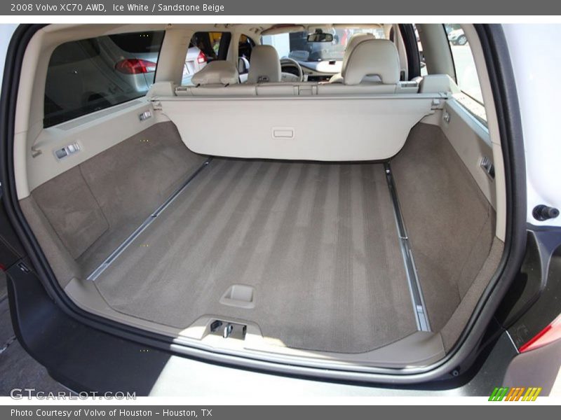 Ice White / Sandstone Beige 2008 Volvo XC70 AWD