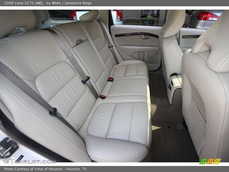 Ice White / Sandstone Beige 2008 Volvo XC70 AWD