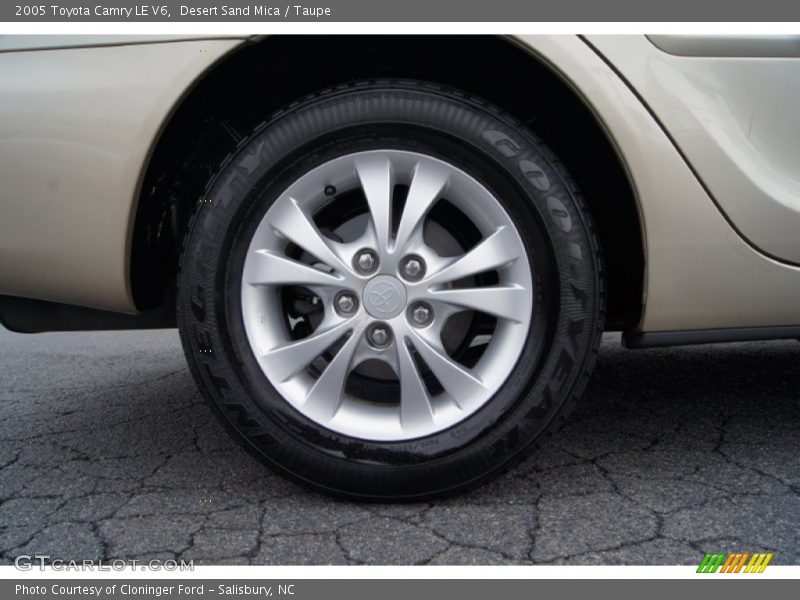Desert Sand Mica / Taupe 2005 Toyota Camry LE V6