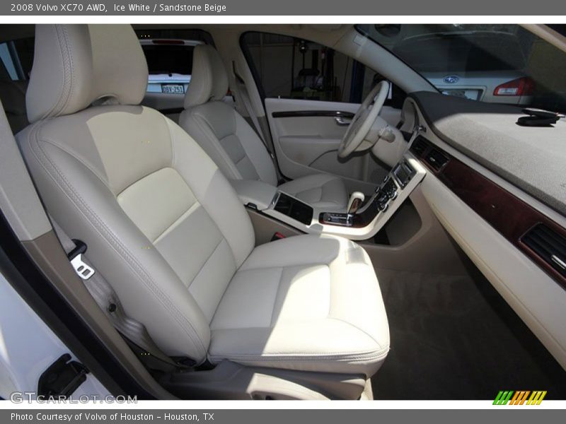 Ice White / Sandstone Beige 2008 Volvo XC70 AWD