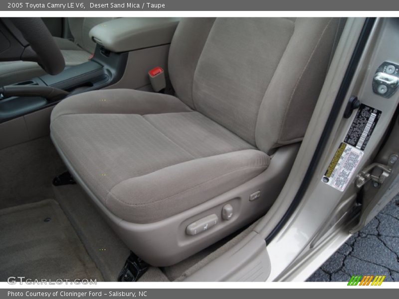 Desert Sand Mica / Taupe 2005 Toyota Camry LE V6