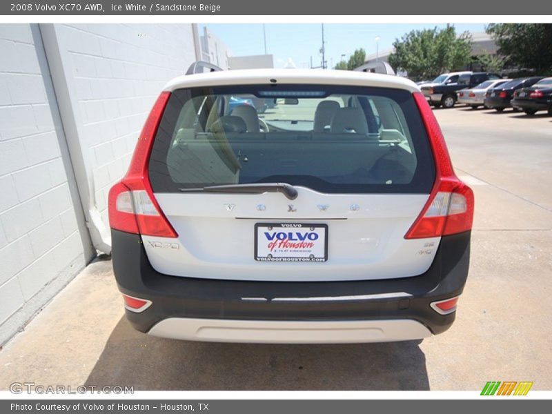 Ice White / Sandstone Beige 2008 Volvo XC70 AWD