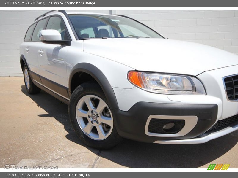 Ice White / Sandstone Beige 2008 Volvo XC70 AWD