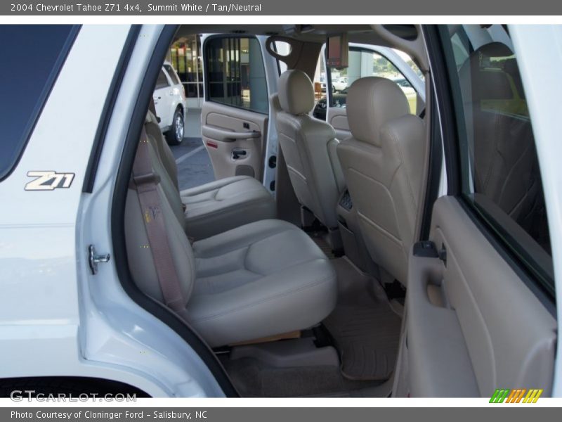 Summit White / Tan/Neutral 2004 Chevrolet Tahoe Z71 4x4