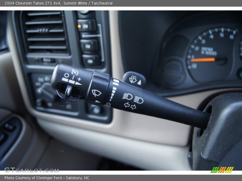 Summit White / Tan/Neutral 2004 Chevrolet Tahoe Z71 4x4