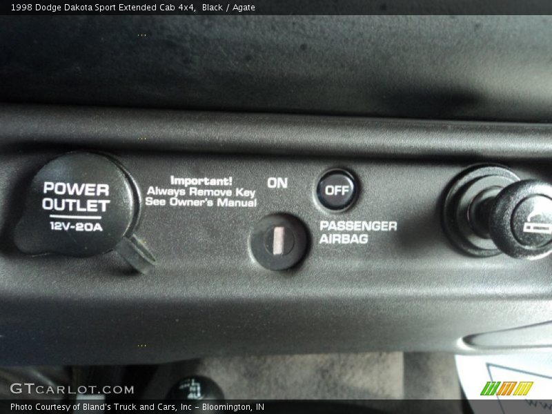 Black / Agate 1998 Dodge Dakota Sport Extended Cab 4x4