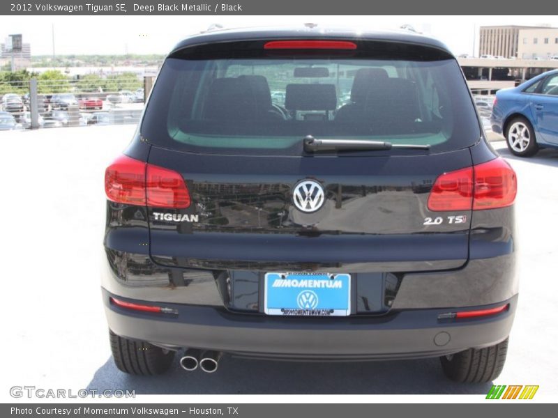 Deep Black Metallic / Black 2012 Volkswagen Tiguan SE