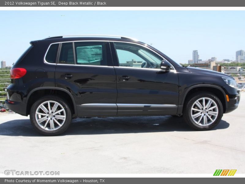 Deep Black Metallic / Black 2012 Volkswagen Tiguan SE