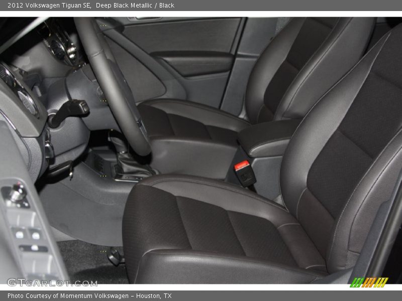Deep Black Metallic / Black 2012 Volkswagen Tiguan SE
