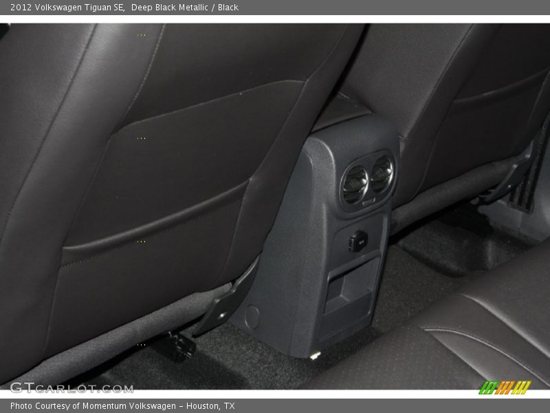 Deep Black Metallic / Black 2012 Volkswagen Tiguan SE