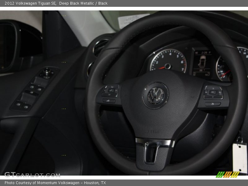 Deep Black Metallic / Black 2012 Volkswagen Tiguan SE