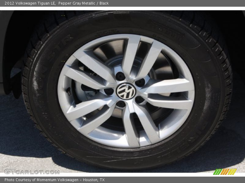 Pepper Gray Metallic / Black 2012 Volkswagen Tiguan LE