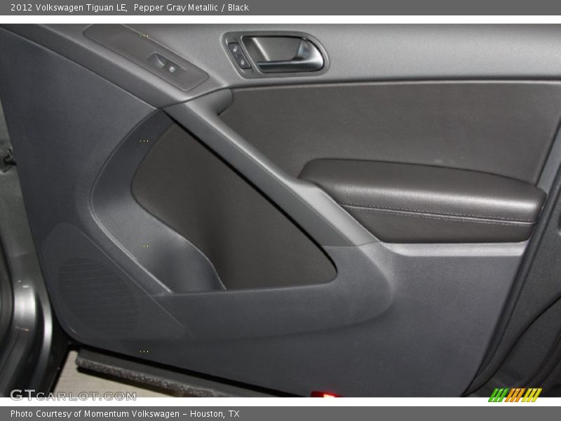 Pepper Gray Metallic / Black 2012 Volkswagen Tiguan LE