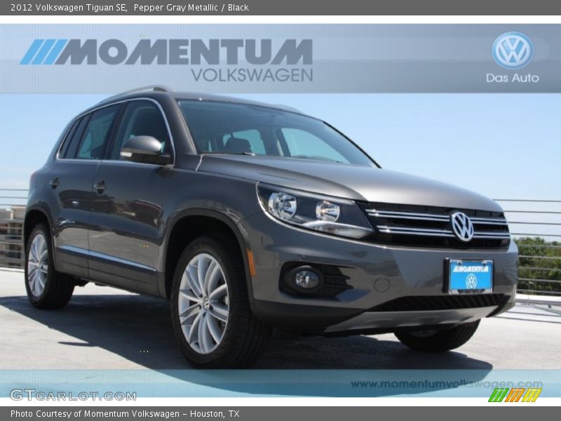 Pepper Gray Metallic / Black 2012 Volkswagen Tiguan SE