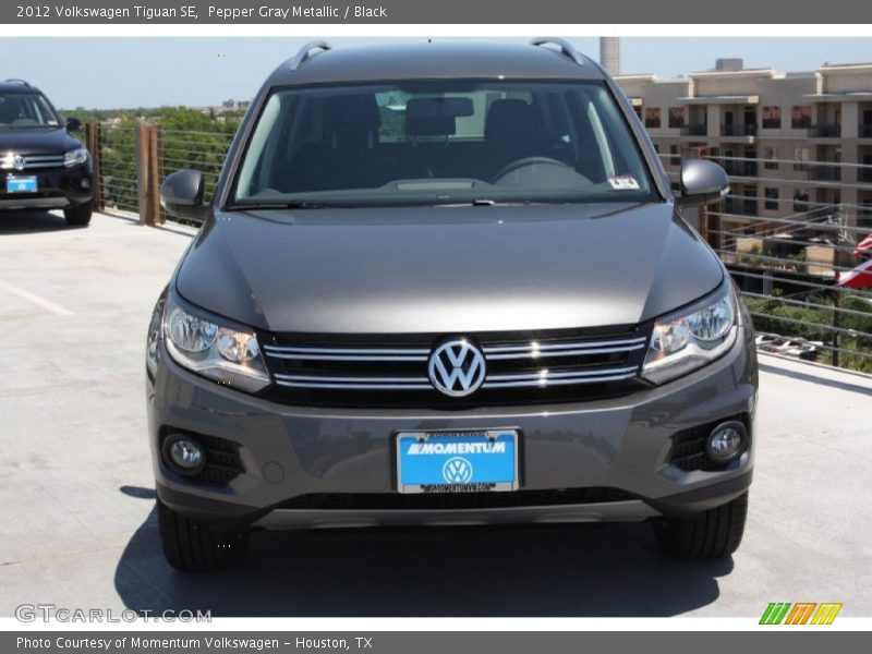 Pepper Gray Metallic / Black 2012 Volkswagen Tiguan SE