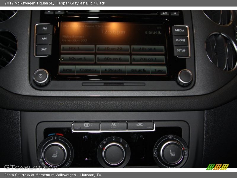 Pepper Gray Metallic / Black 2012 Volkswagen Tiguan SE