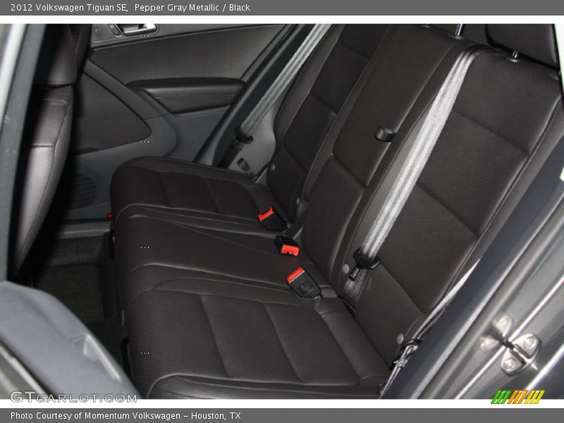 Pepper Gray Metallic / Black 2012 Volkswagen Tiguan SE