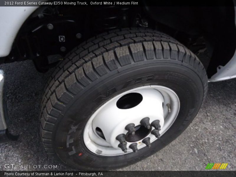 Oxford White / Medium Flint 2012 Ford E Series Cutaway E350 Moving Truck